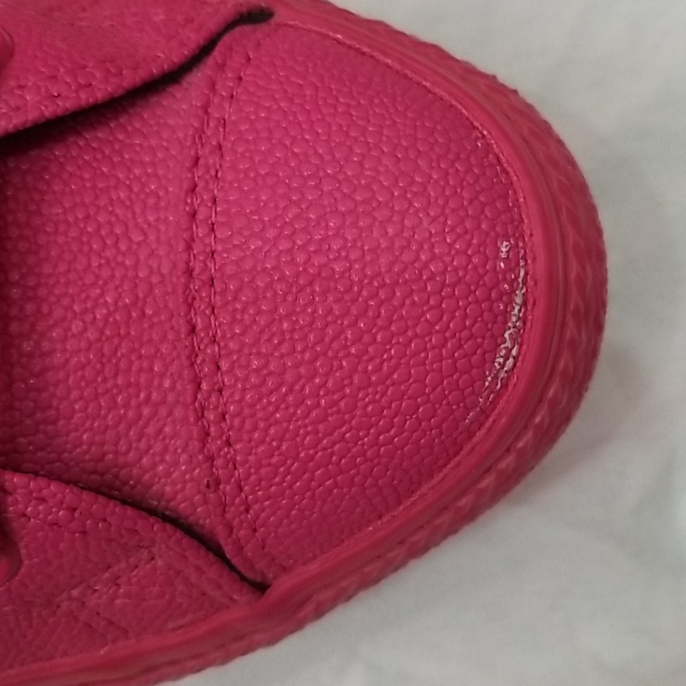 Pink Converse - Picture 3 of 5
